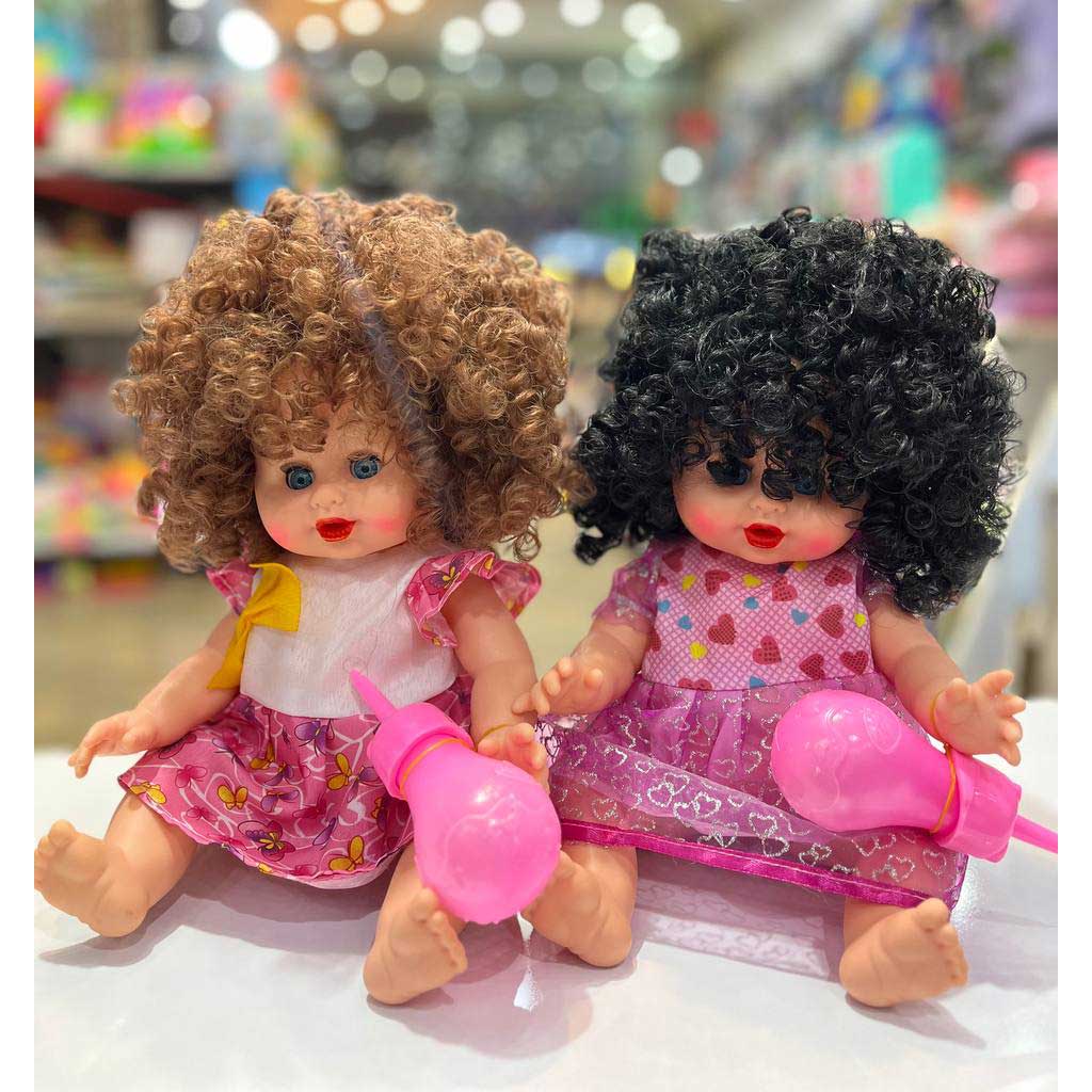 اسباب بازی دختر مو فرفری