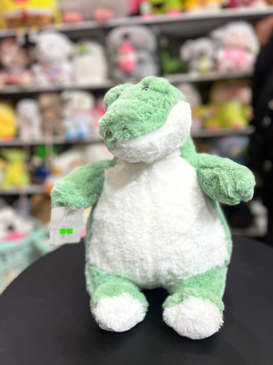 عروسک تمساح نشسته